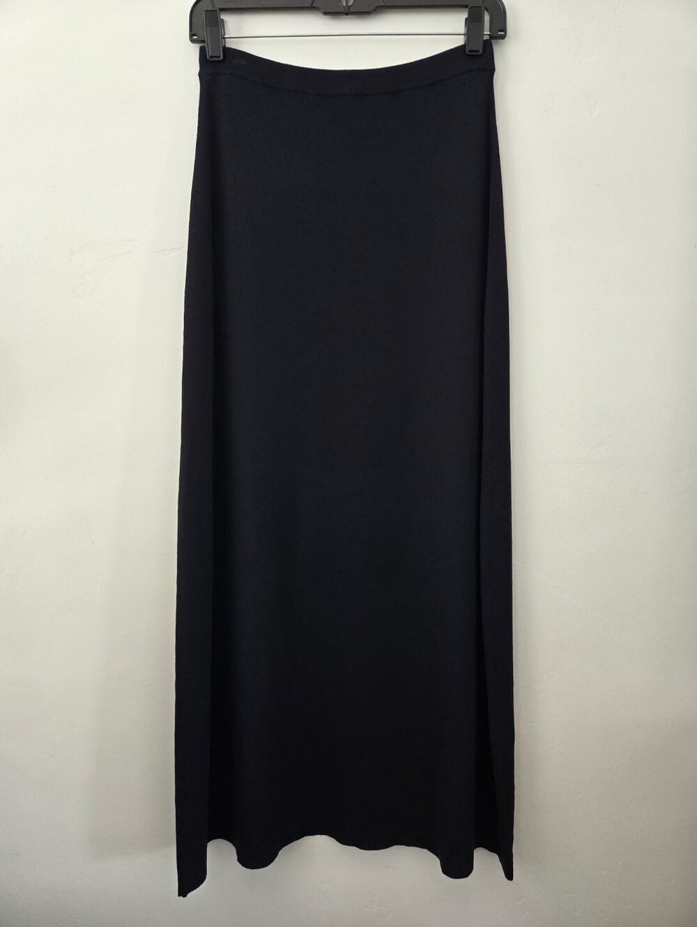 Dialogue: The New Language of Style stretch-knit blend black maxi skirt. Small.